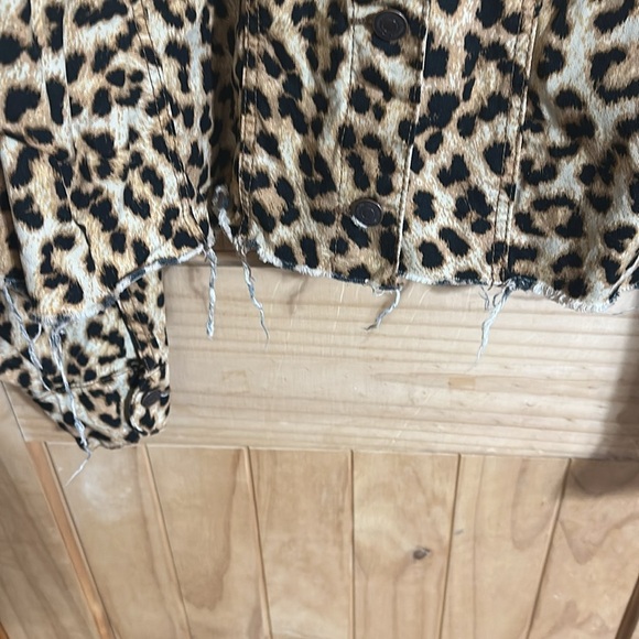 Working Title Women Cropped Leopard Print Denim Jacket - Picture 2 of 5